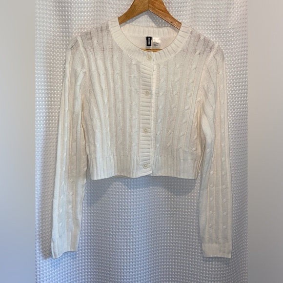Women’s H&M DIVIDED cream Cable-knit Cardigan size small - Picture 3 of 14